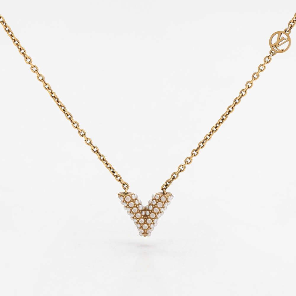 LOUIS VUITTON Essential V Pearl Necklace